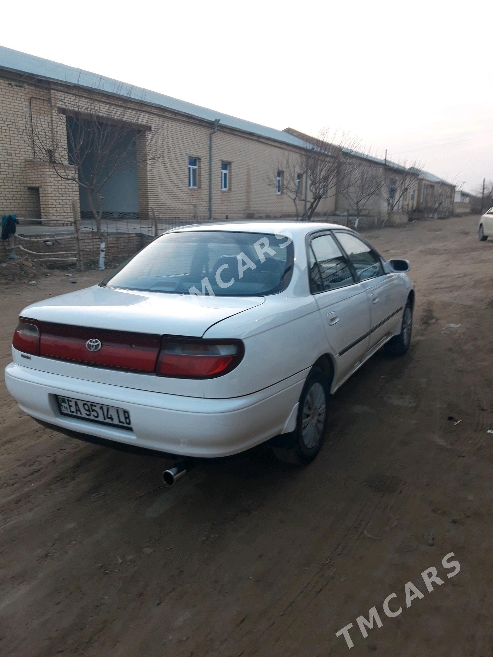 Toyota Carina 1994 - 50 000 TMT - Halaç - img 4