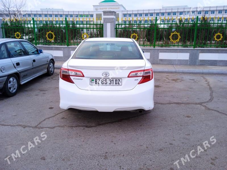 Toyota Camry 2012 - 178 000 TMT - Дашогуз - img 6