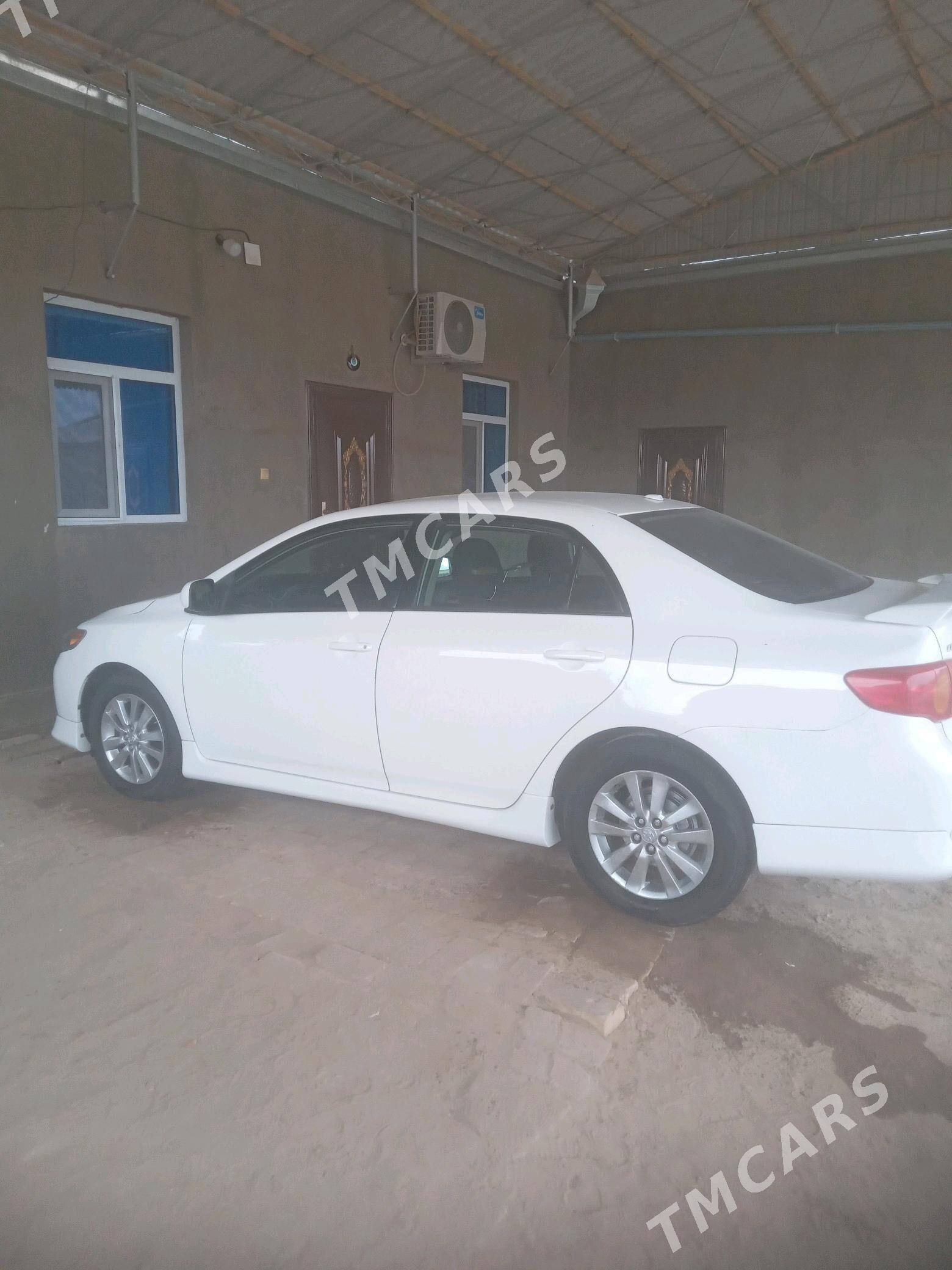 Toyota Corolla 2010 - 140 000 TMT - Ёлётен - img 2