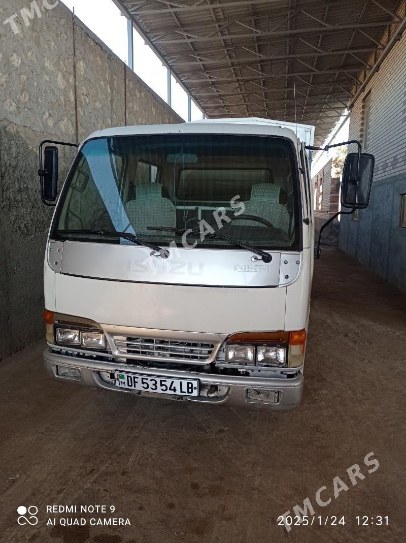 Isuzu Elf 2002 - 240 000 TMT - Койтендаг - img 3