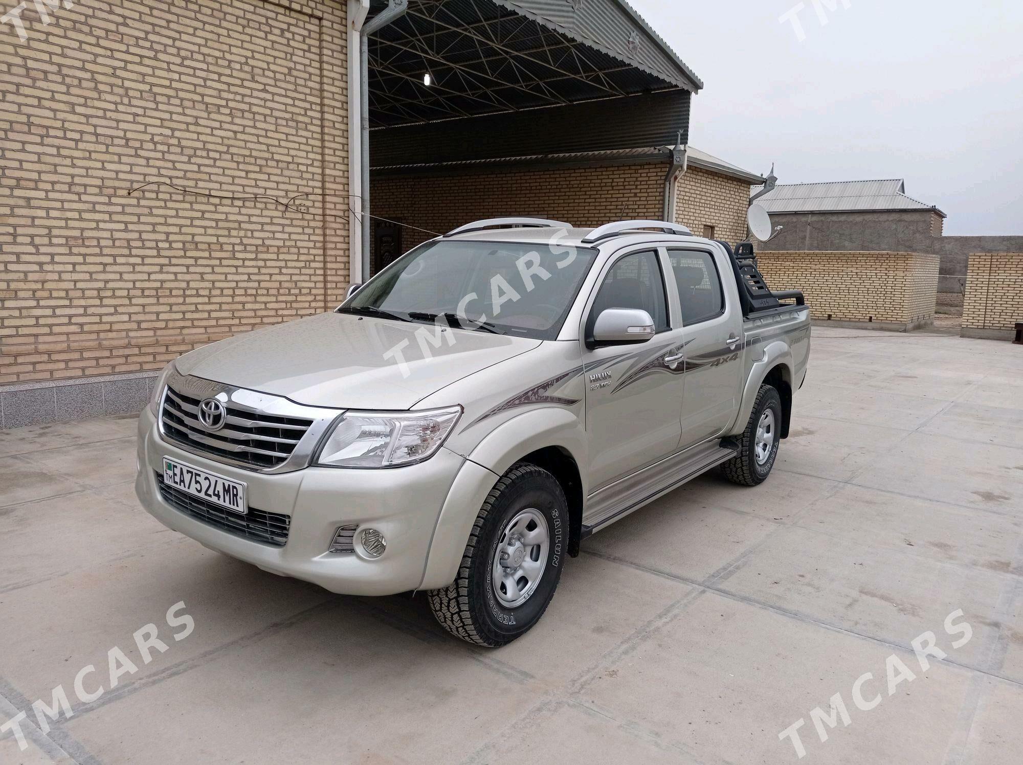 Toyota Hilux 2013 - 320 000 TMT - Туркменгала - img 2