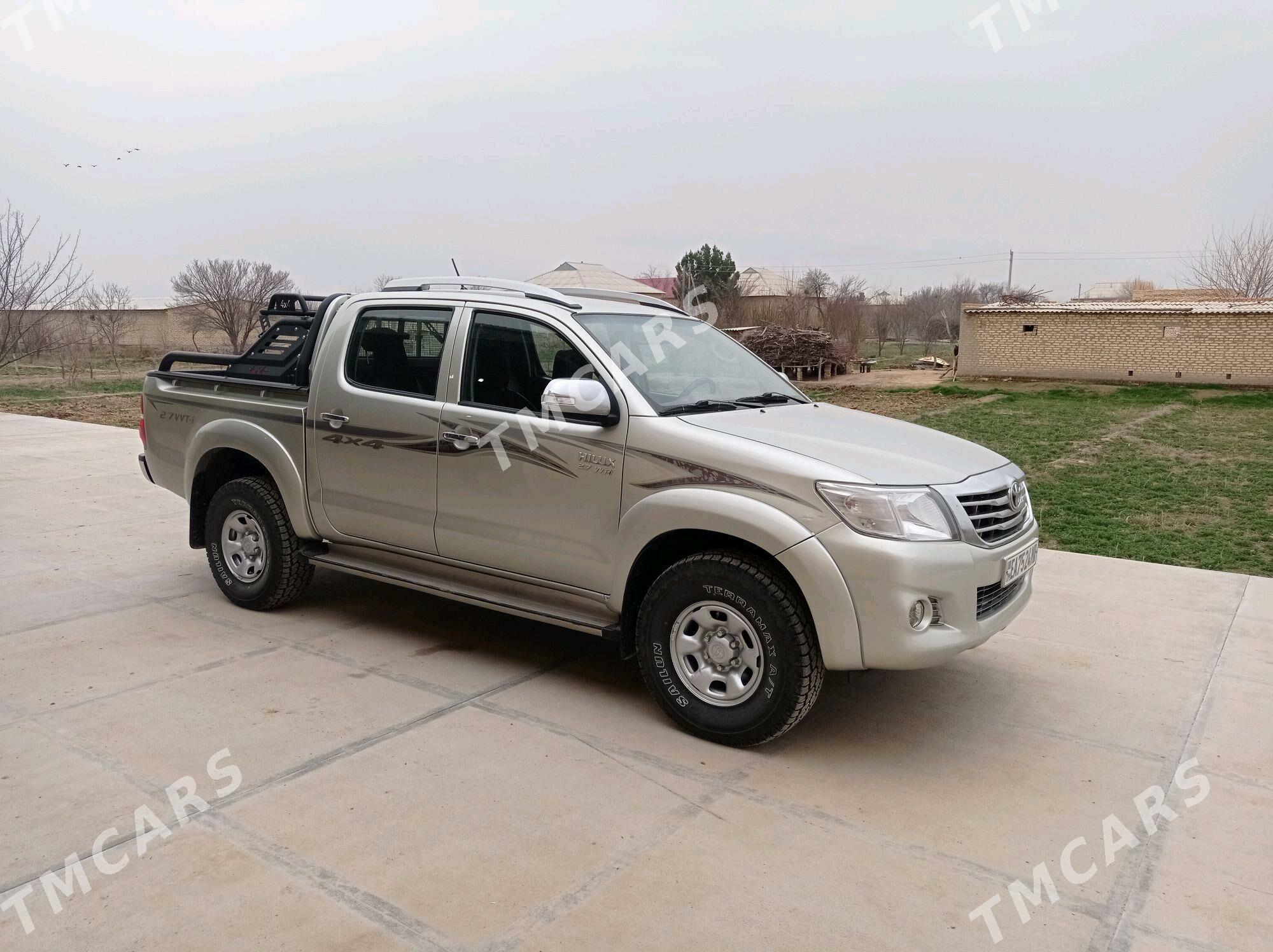 Toyota Hilux 2013 - 320 000 TMT - Туркменгала - img 3