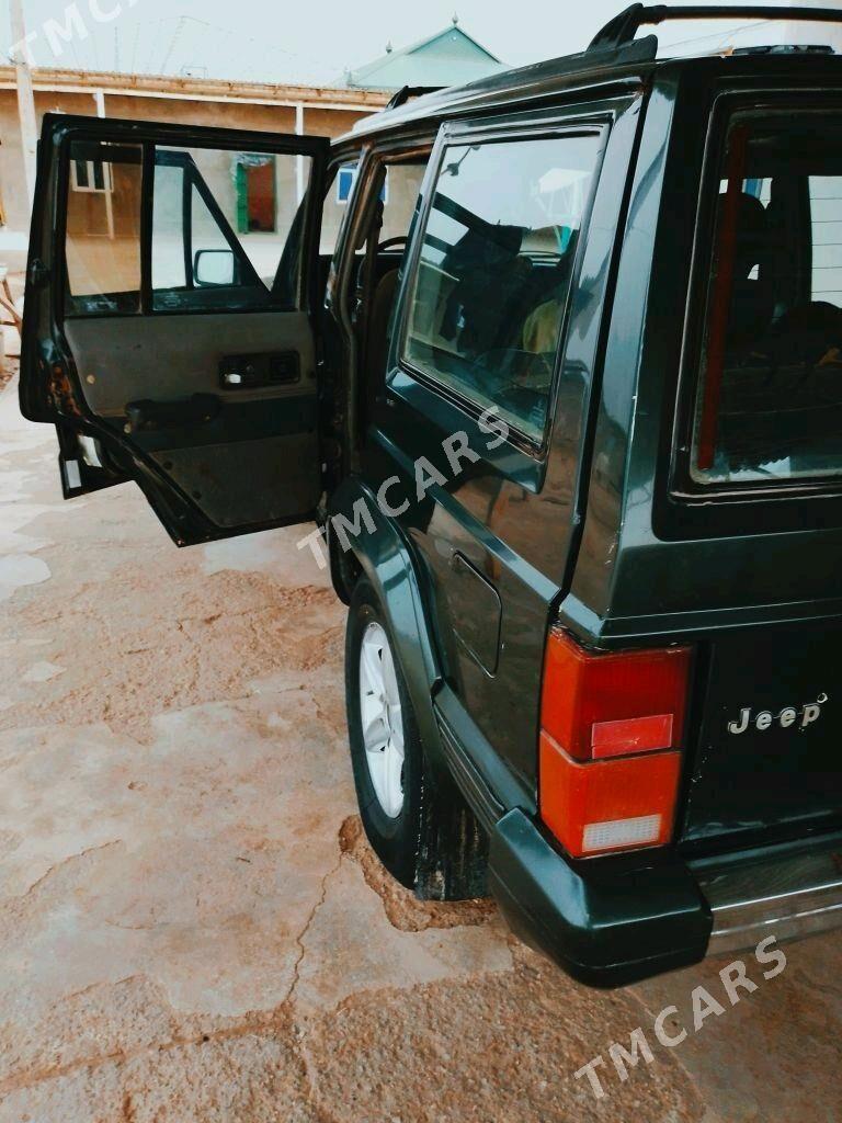 Jeep Cherokee 1996 - 35 000 TMT - Серахс - img 2