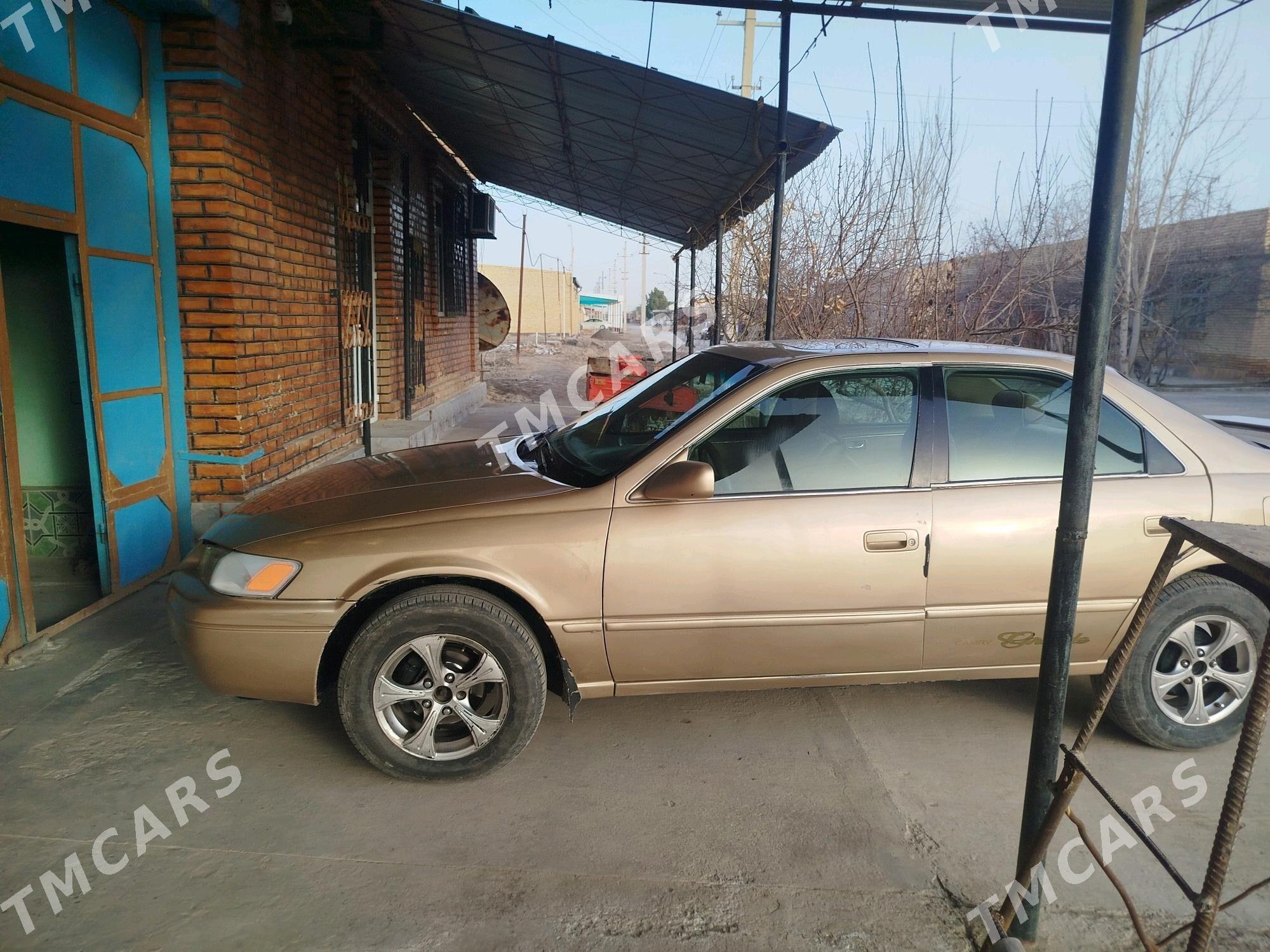 Toyota Camry 1998 - 85 000 TMT - Дянев - img 4