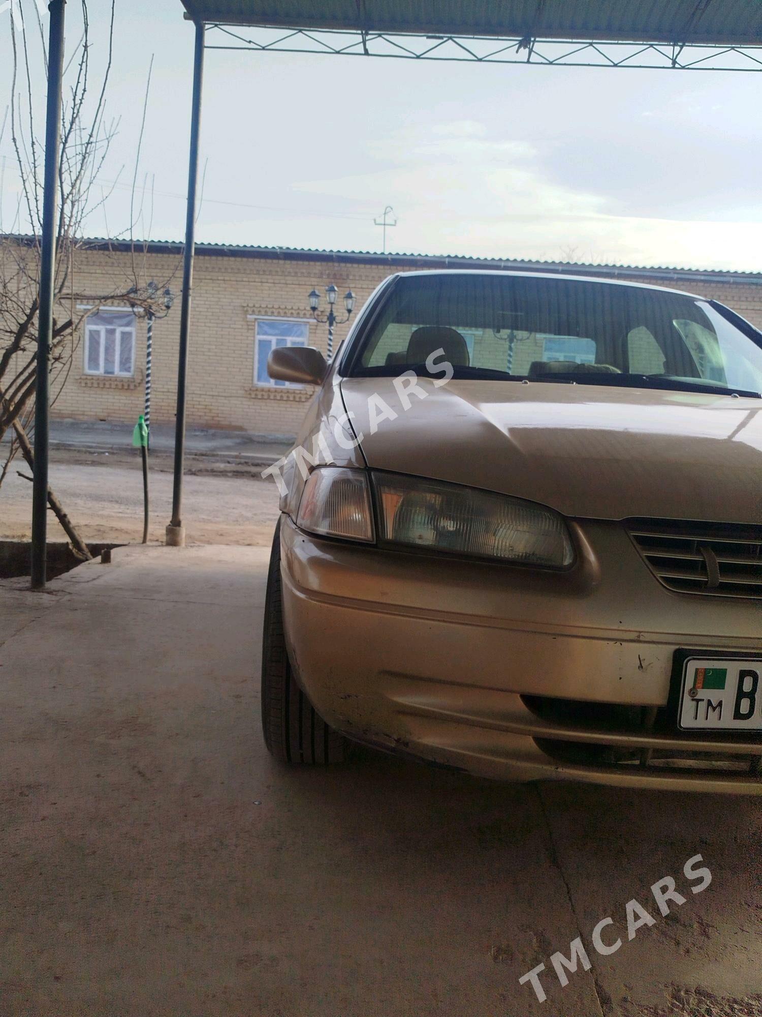 Toyota Camry 1998 - 85 000 TMT - Дянев - img 7