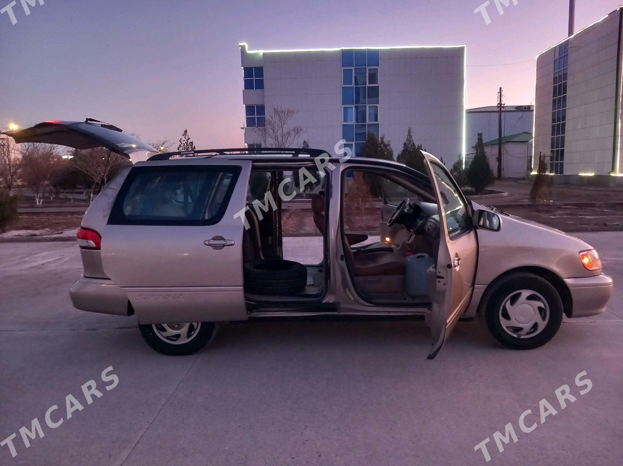 Toyota Sienna 2002 - 105 000 TMT - Daşoguz - img 2