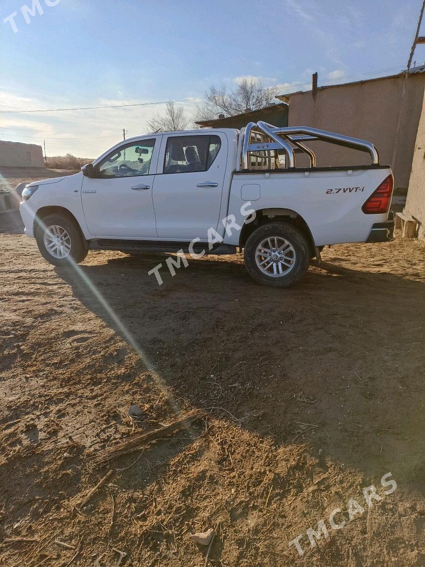 Toyota Hilux 2018 - 600 000 TMT - етр. Туркменбаши - img 1