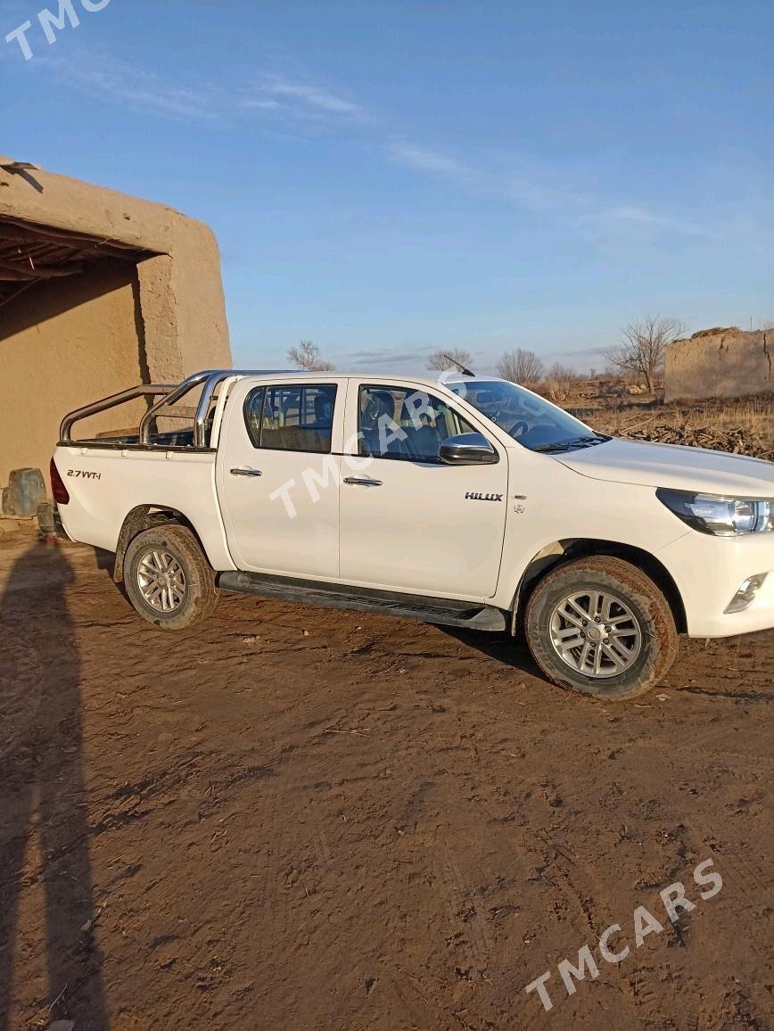 Toyota Hilux 2018 - 600 000 TMT - етр. Туркменбаши - img 3