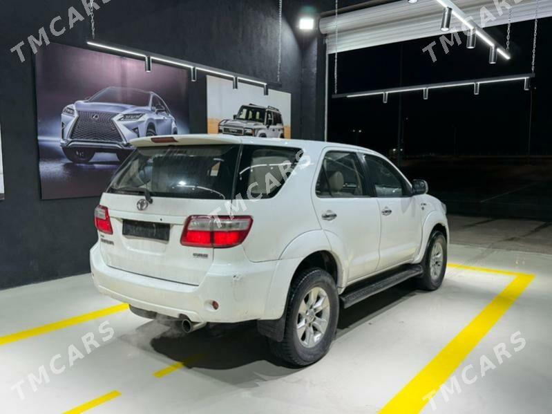 Toyota Fortuner 2010 - 235 000 TMT - Ашхабад - img 7