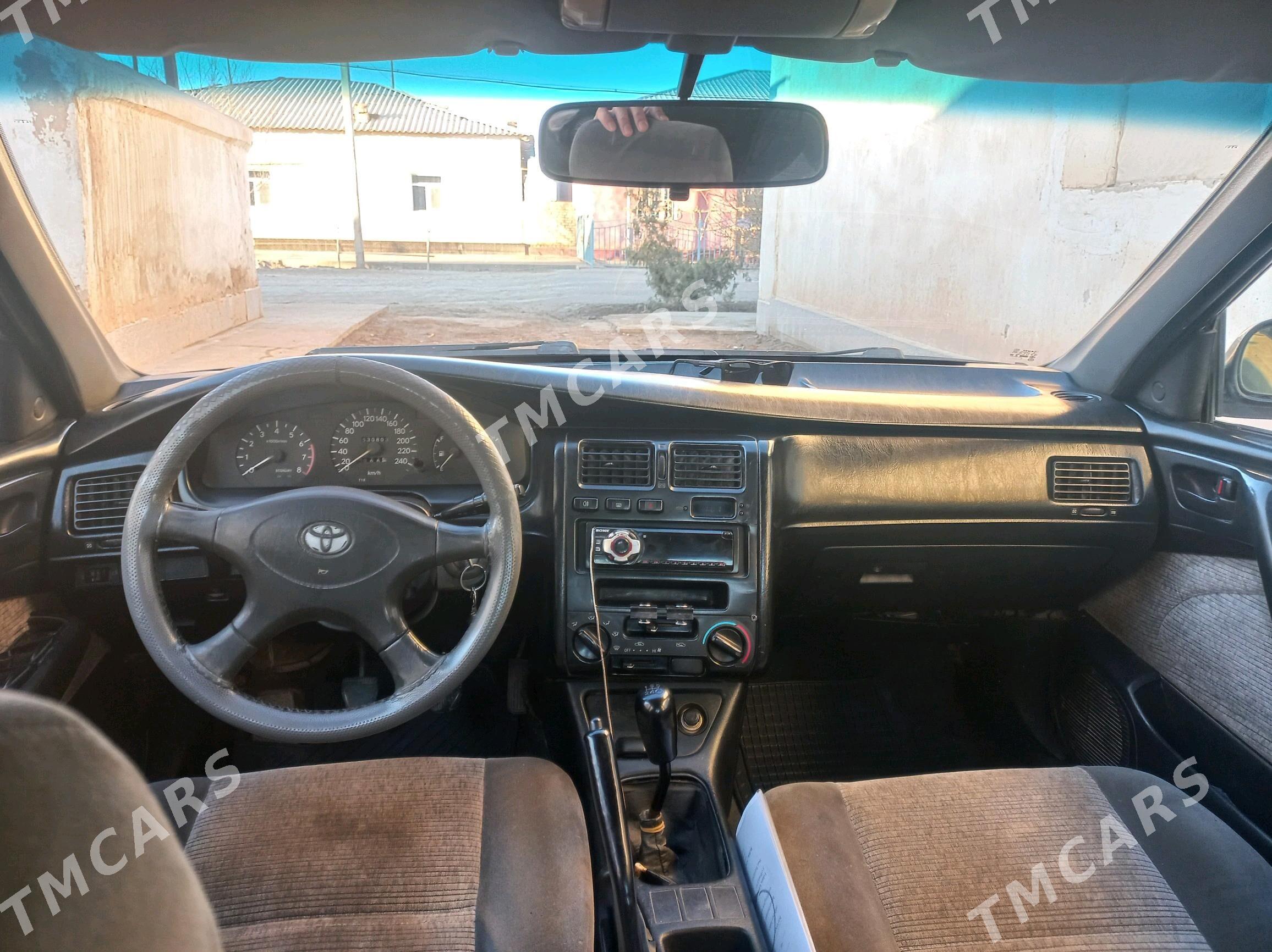 Toyota Carina 1993 - 65 000 TMT - Şabat etr. - img 3