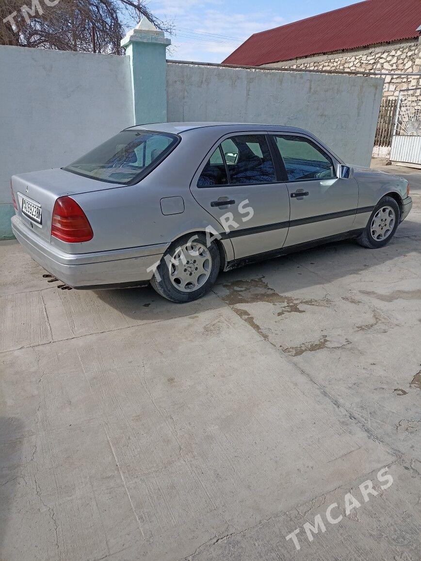 Mercedes-Benz 230E 1993 - 32 000 TMT - Балканабат - img 2