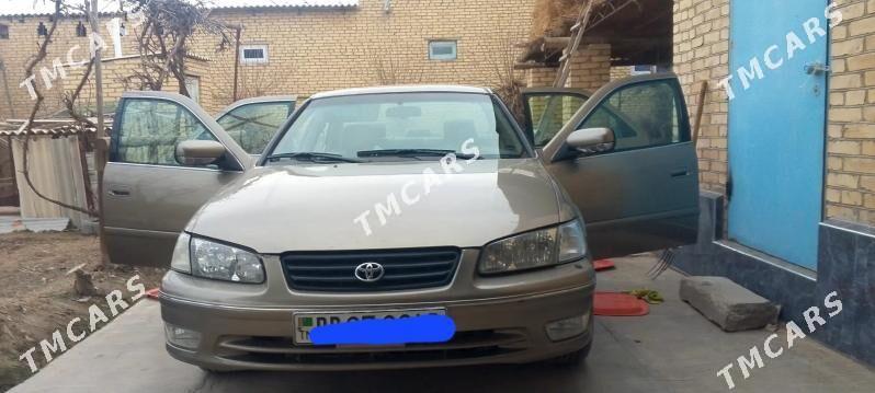 Toyota Camry 2001 - 120 000 TMT - Дянев - img 3