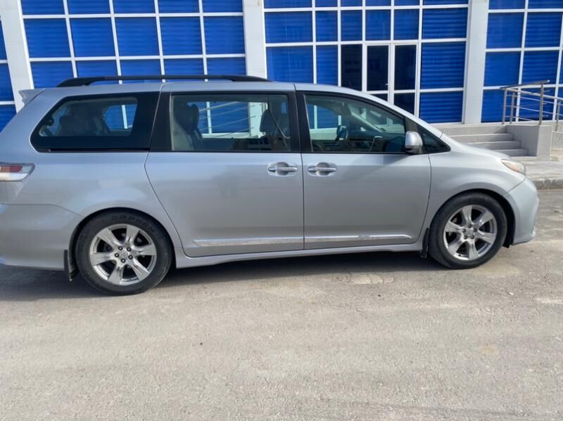 Toyota Sienna 2017 - 400 000 TMT - Türkmenabat - img 10