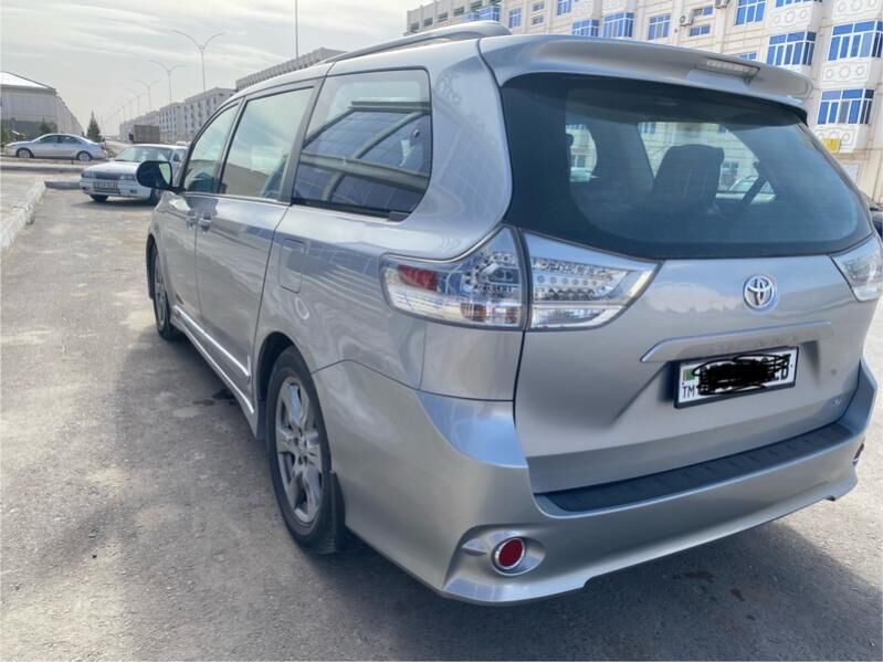 Toyota Sienna 2017 - 400 000 TMT - Türkmenabat - img 2