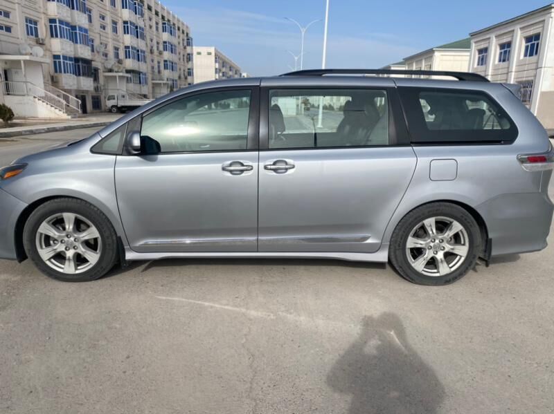 Toyota Sienna 2017 - 400 000 TMT - Türkmenabat - img 8