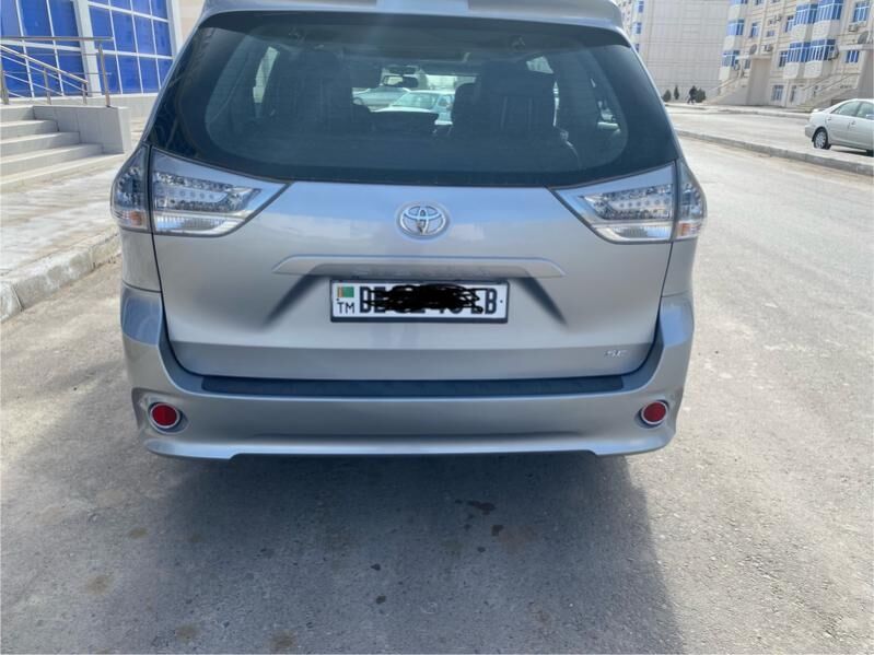 Toyota Sienna 2017 - 400 000 TMT - Türkmenabat - img 9