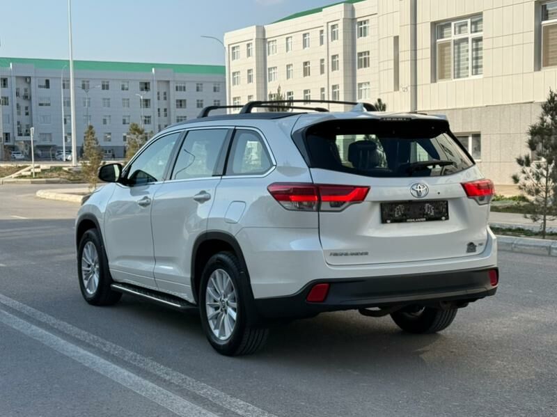 Toyota Highlander 2018 - 410 000 TMT - Ашхабад - img 8