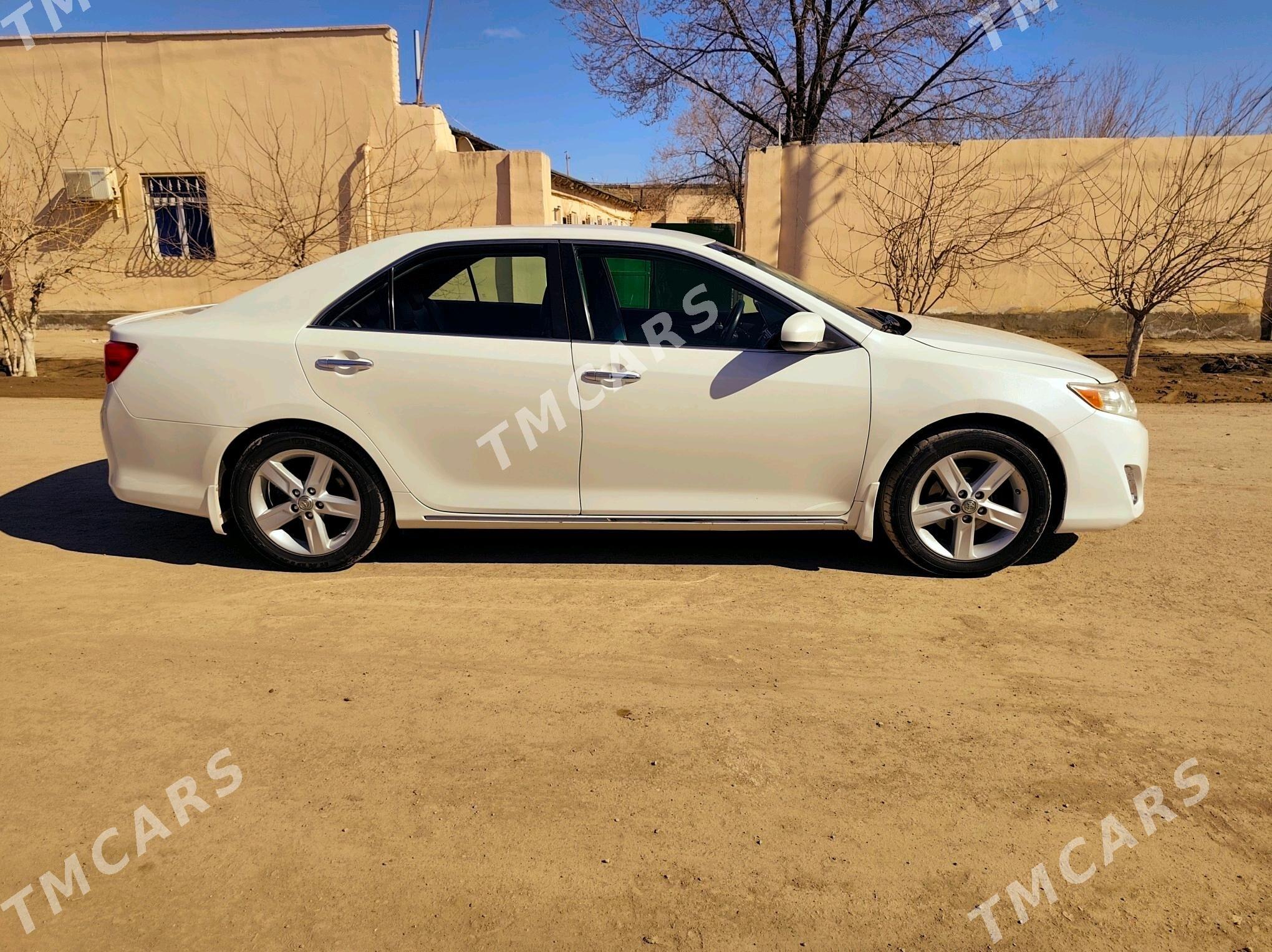 Toyota Camry 2012 - 175 000 TMT - Кёнеургенч - img 9