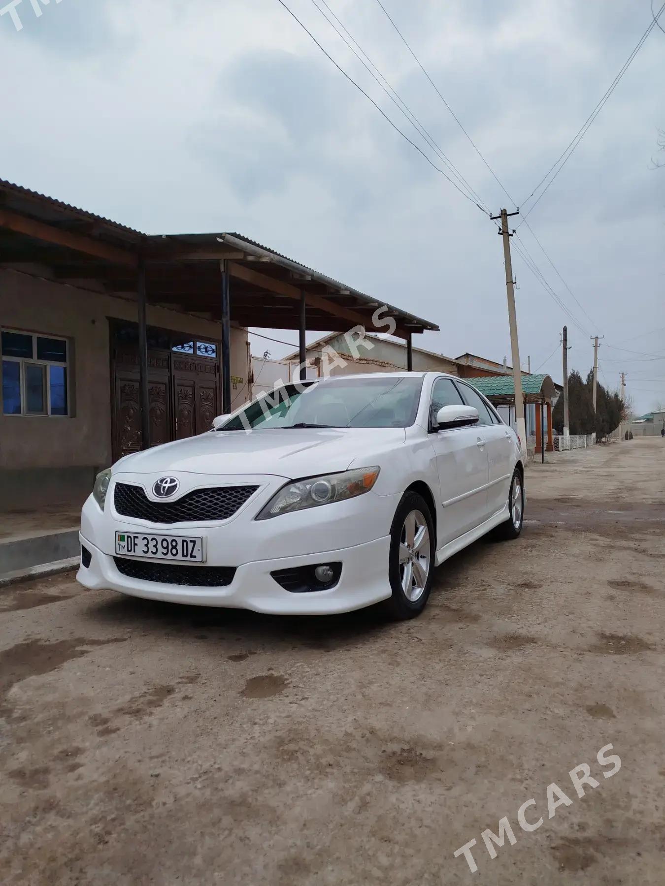 Toyota Camry 2011 - 210 000 TMT - Дашогуз - img 5