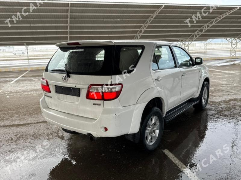 Toyota Fortuner 2010 - 236 000 TMT - Aşgabat - img 3