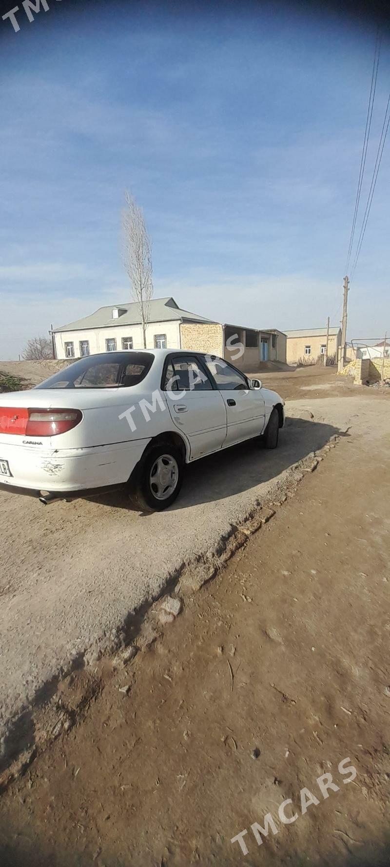 Toyota Carina 1994 - 32 000 TMT - Халач - img 3