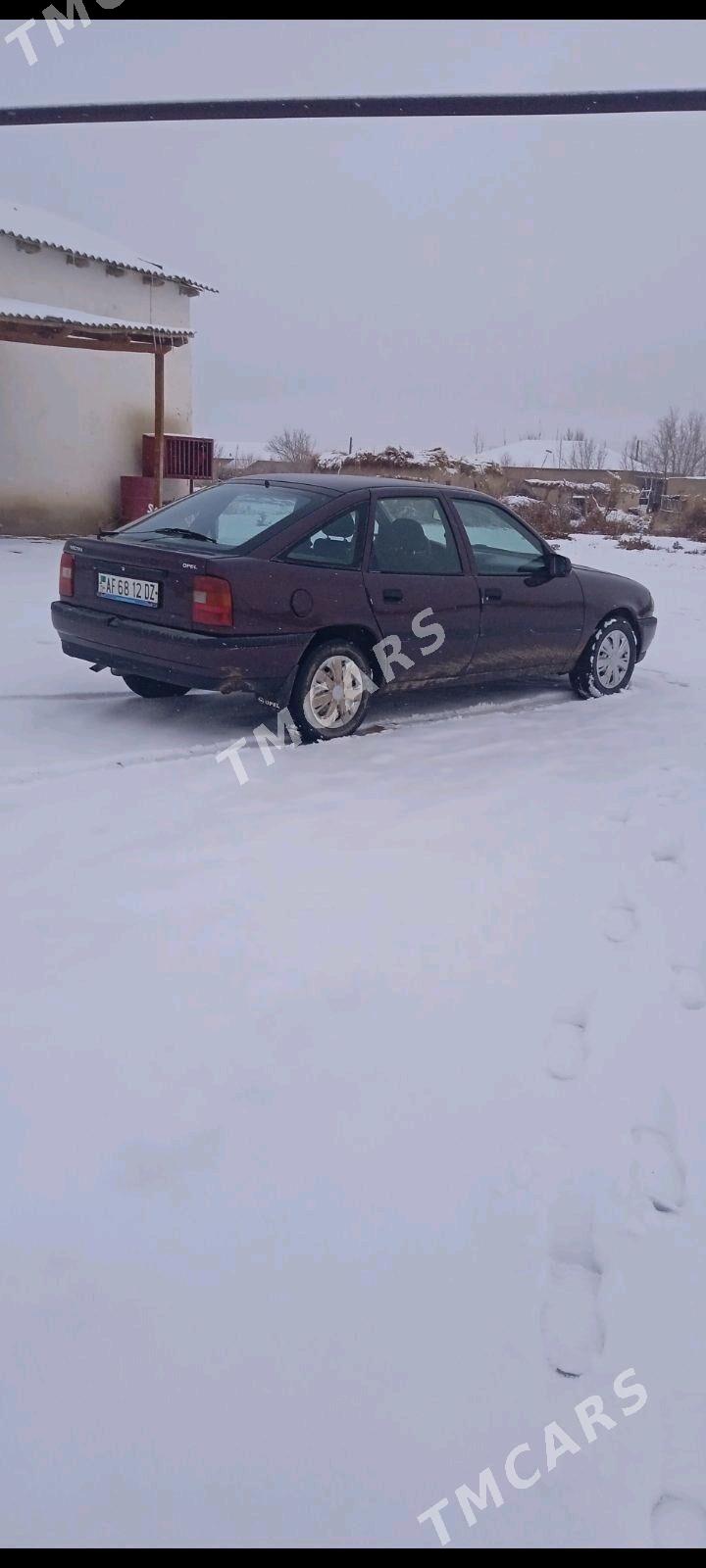 Opel Vectra 1992 - 25 000 TMT - Boldumsaz - img 2