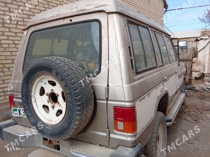 Mitsubishi Pajero 1986 - 10 000 TMT - Саят - img 4