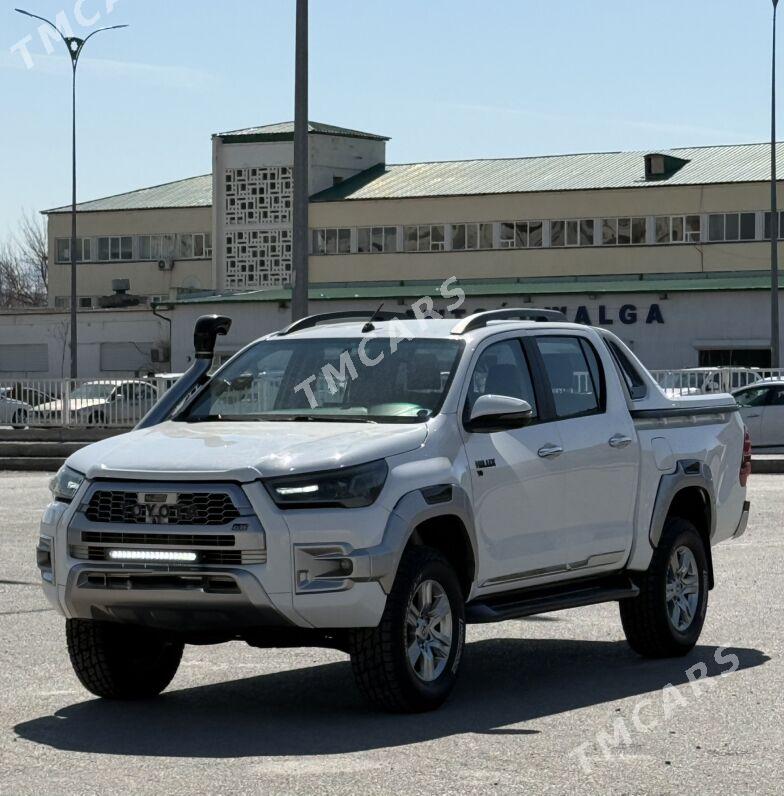 Toyota Hilux 2019 - 450 000 TMT - Aşgabat - img 9