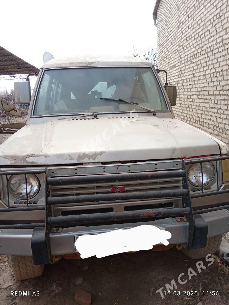 Mitsubishi Pajero 1986 - 10 000 TMT - Саят - img 2