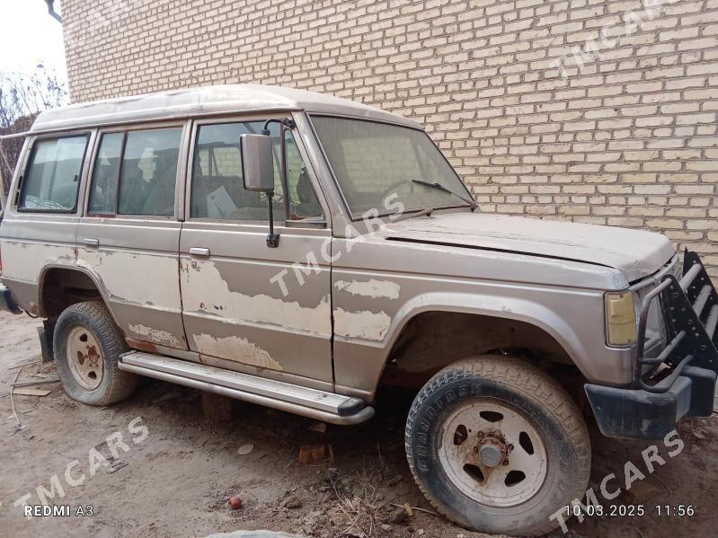 Mitsubishi Pajero 1986 - 10 000 TMT - Саят - img 3