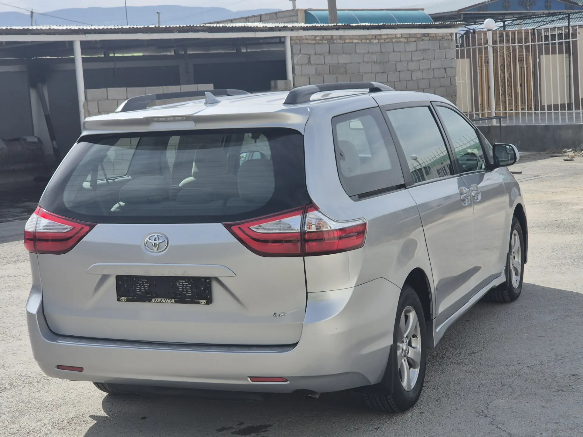 Toyota Sienna 2018 - 315 000 TMT - Aşgabat - img 6