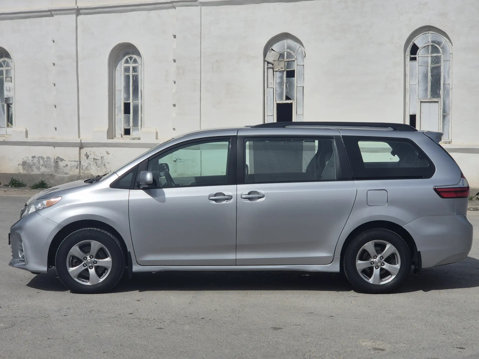 Toyota Sienna 2018 - 315 000 TMT - Aşgabat - img 5