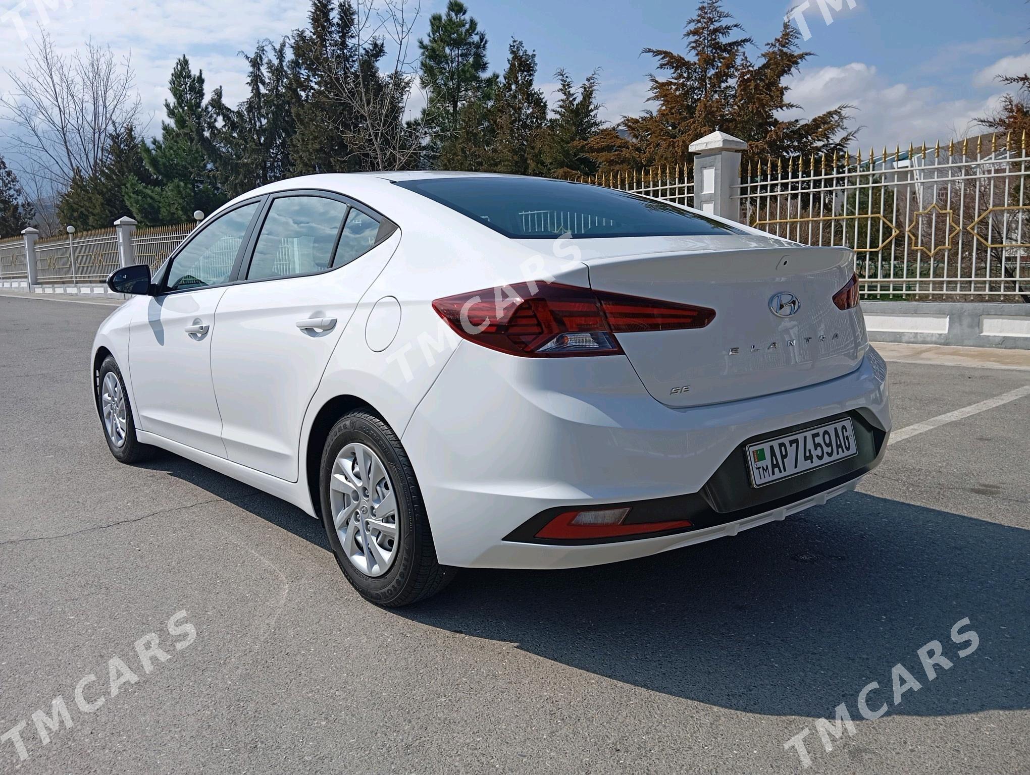 Hyundai Elantra 2020 - 220 000 TMT - Бузмеин - img 8