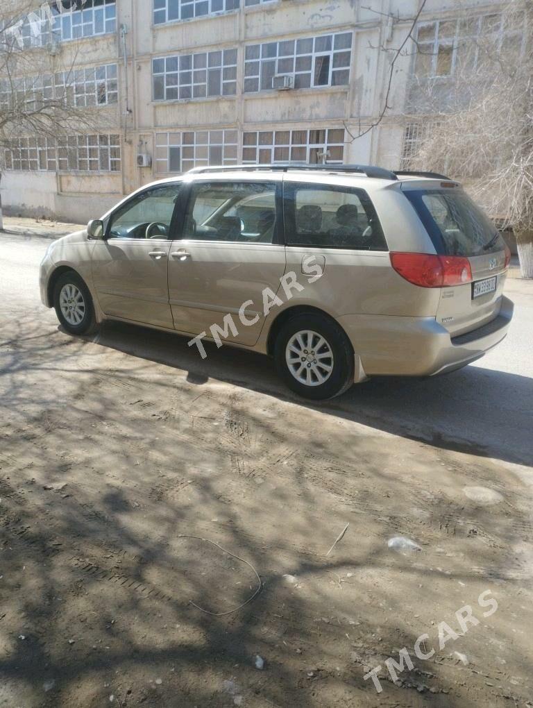 Toyota Sienna 2008 - 210 000 TMT - Daşoguz - img 5