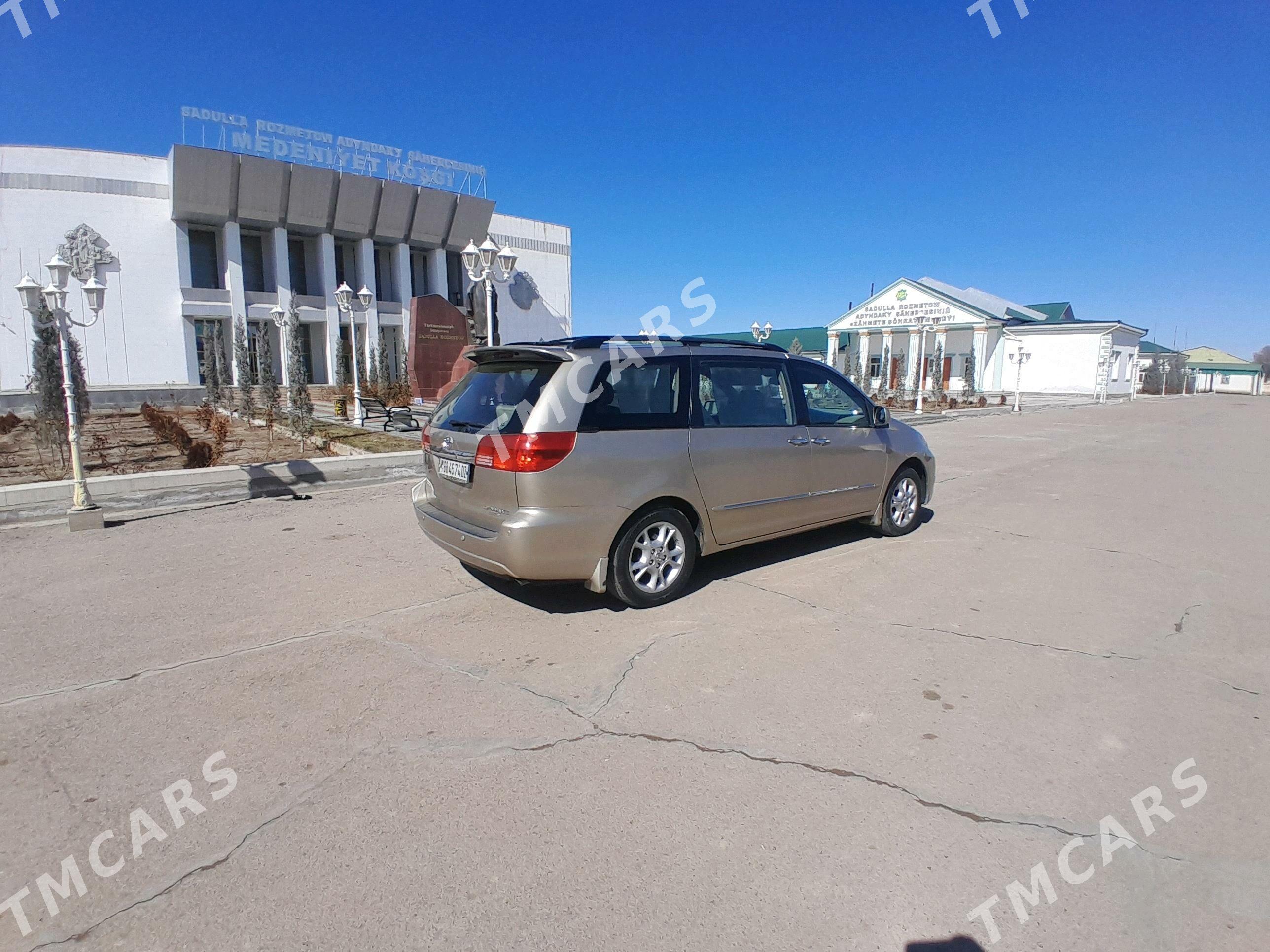 Toyota Sienna 2005 - 210 000 TMT - Губадаг - img 2