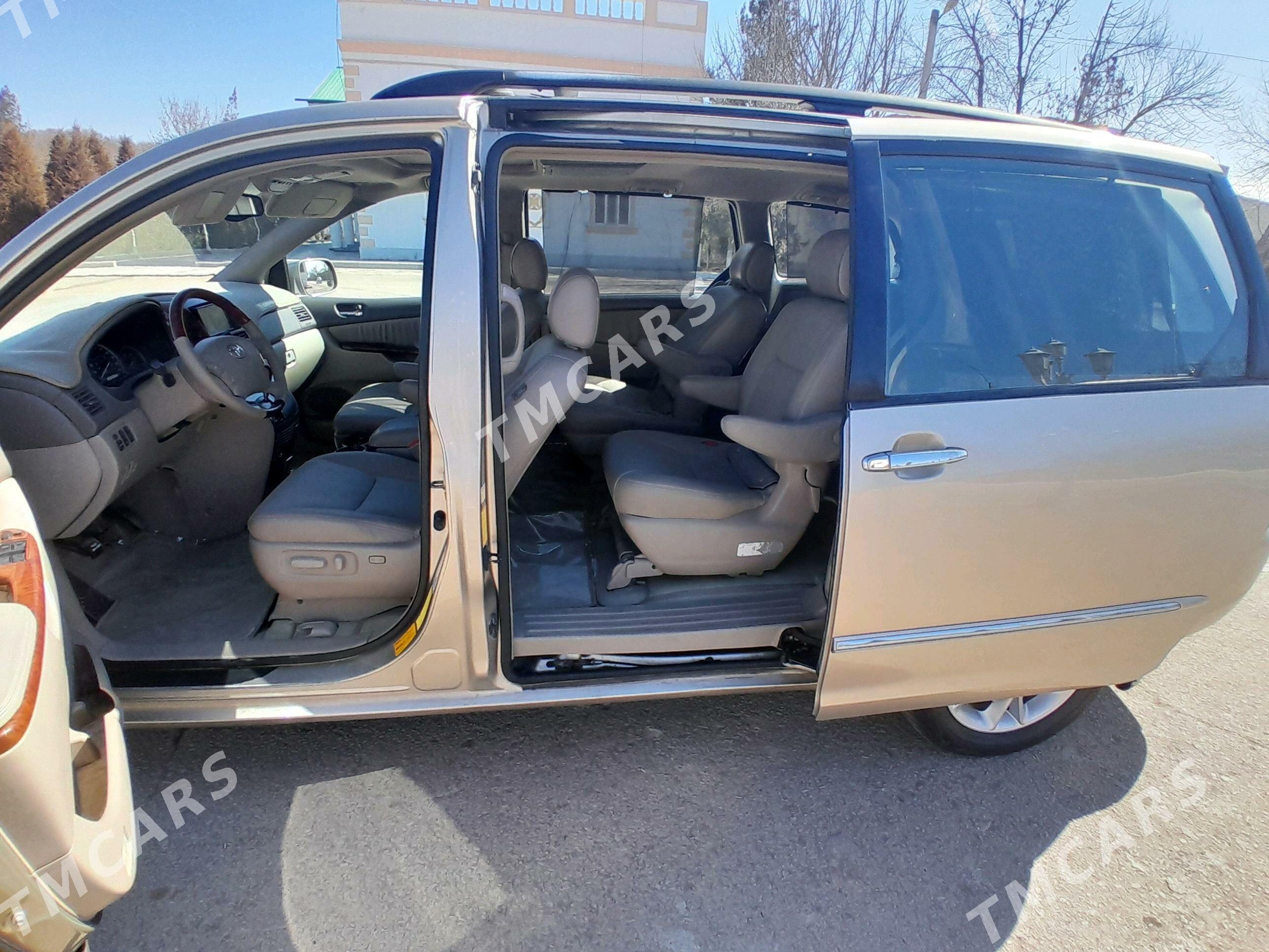 Toyota Sienna 2005 - 210 000 TMT - Губадаг - img 3