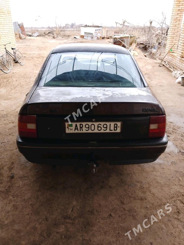 Opel Vectra 1990 - 15 000 TMT - Saýat - img 2