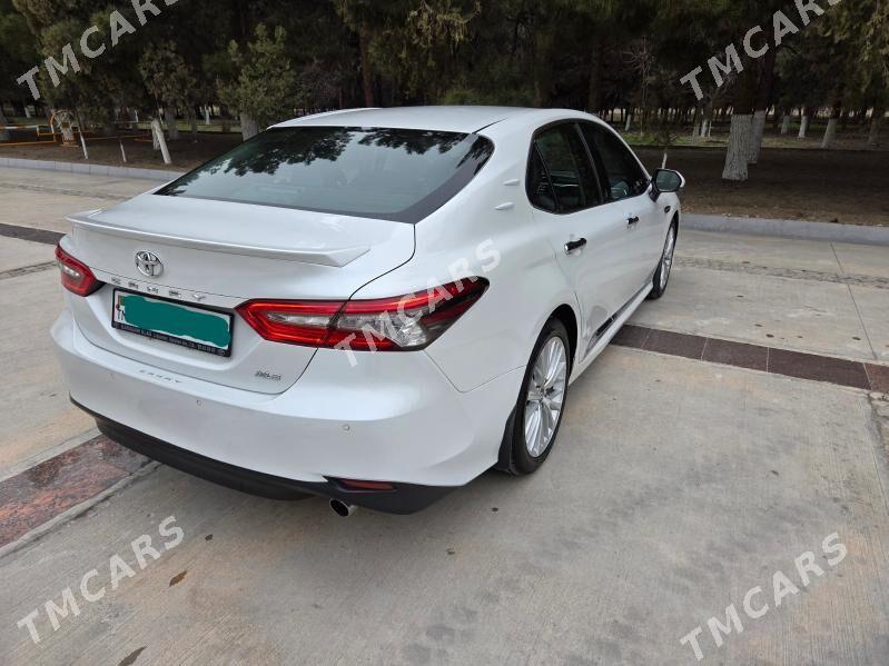 Toyota Camry 2018 - 330 000 TMT - Гуртли - img 2