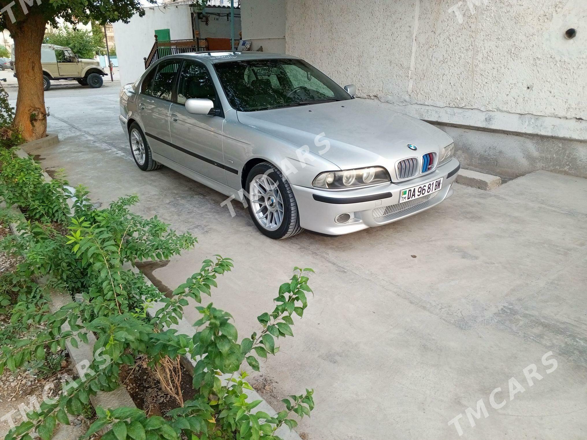 BMW E39 2000 - 130 000 TMT - Балканабат - img 3