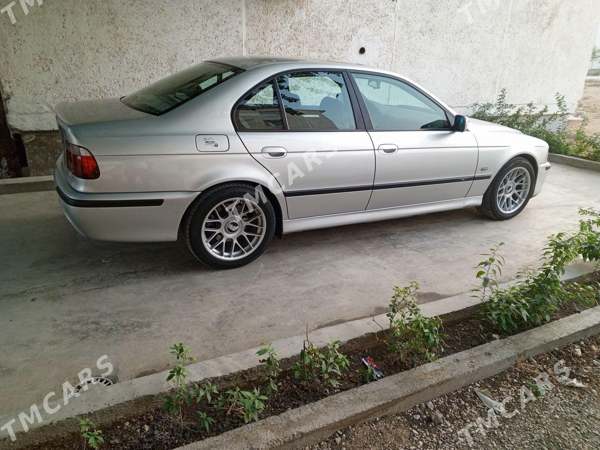 BMW E39 2000 - 130 000 TMT - Balkanabat - img 4