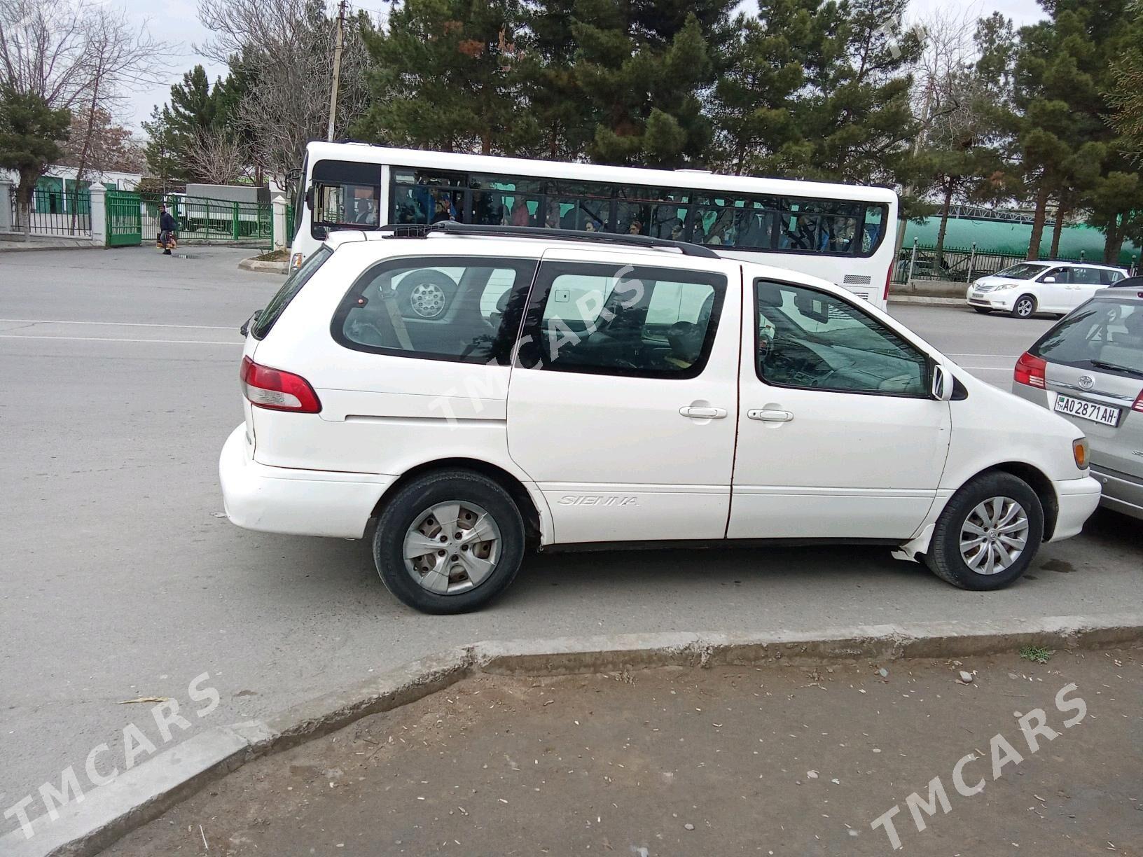 Toyota Sienna 2002 - 130 000 TMT - Tejen - img 2