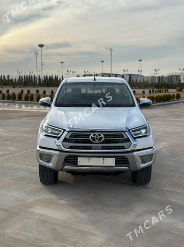 Toyota Hilux 2023 - 560 000 TMT - Ашхабад - img 2