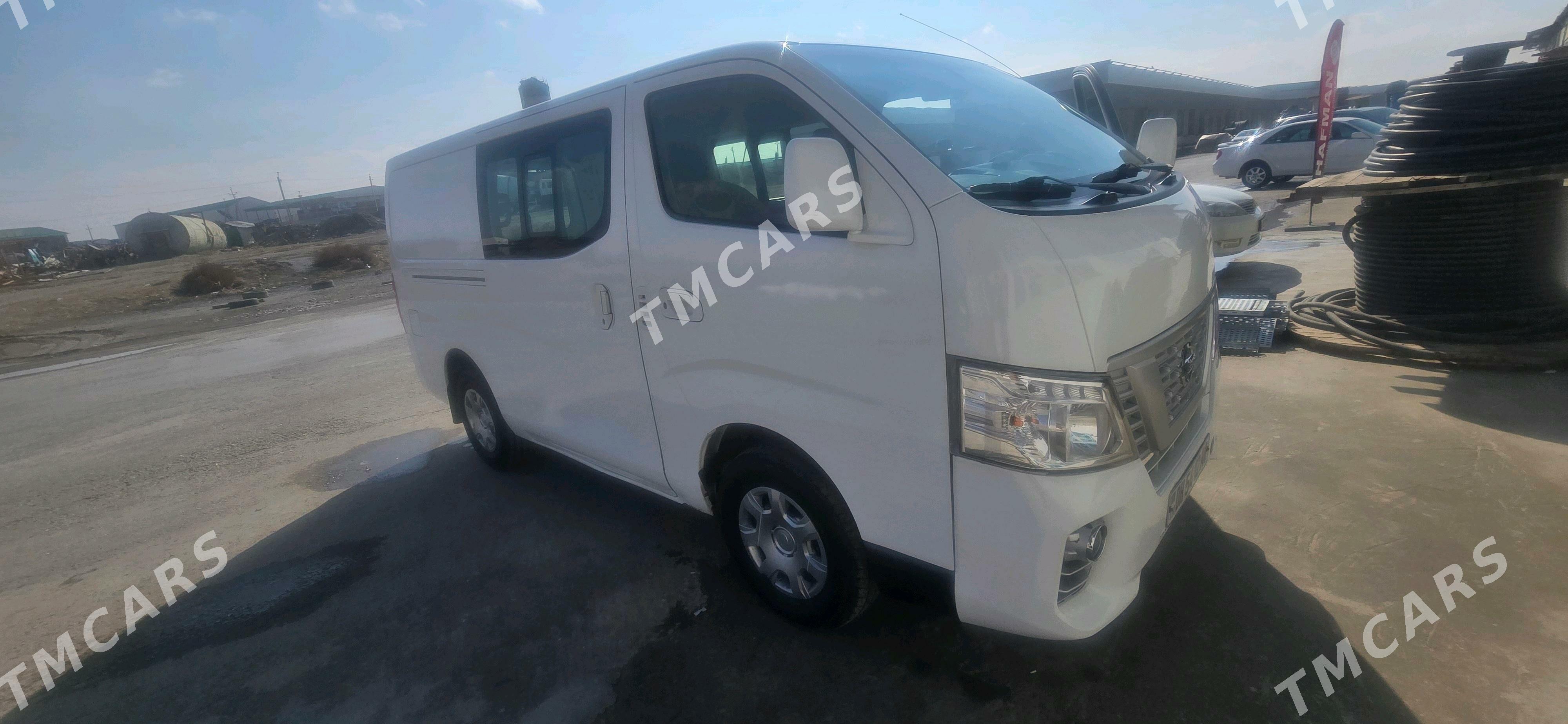 Nissan Urvan 2018 - 245 000 TMT - 11 мкр - img 2