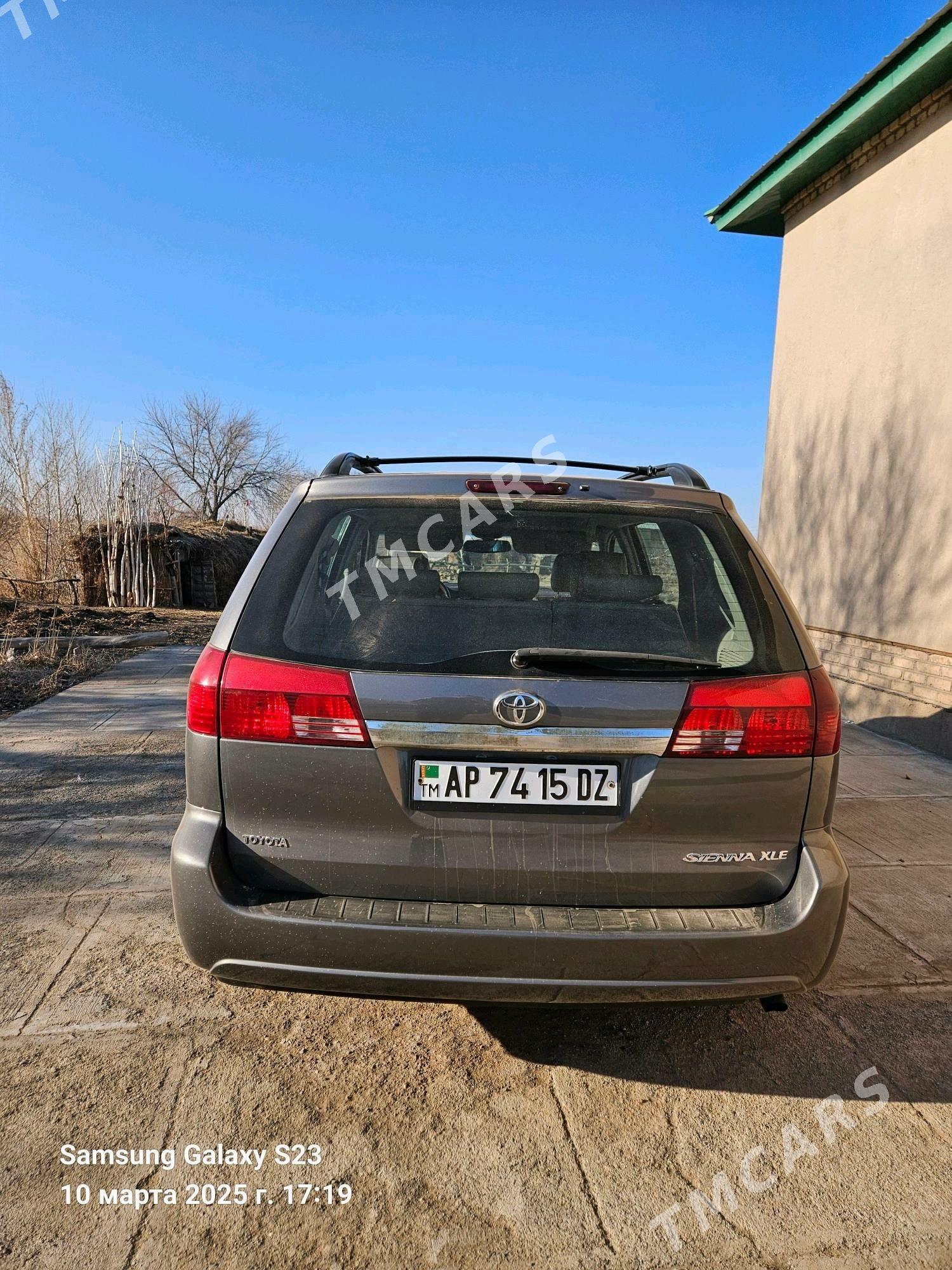 Toyota Sienna 2004 - 190 000 TMT - Köneürgenç - img 9