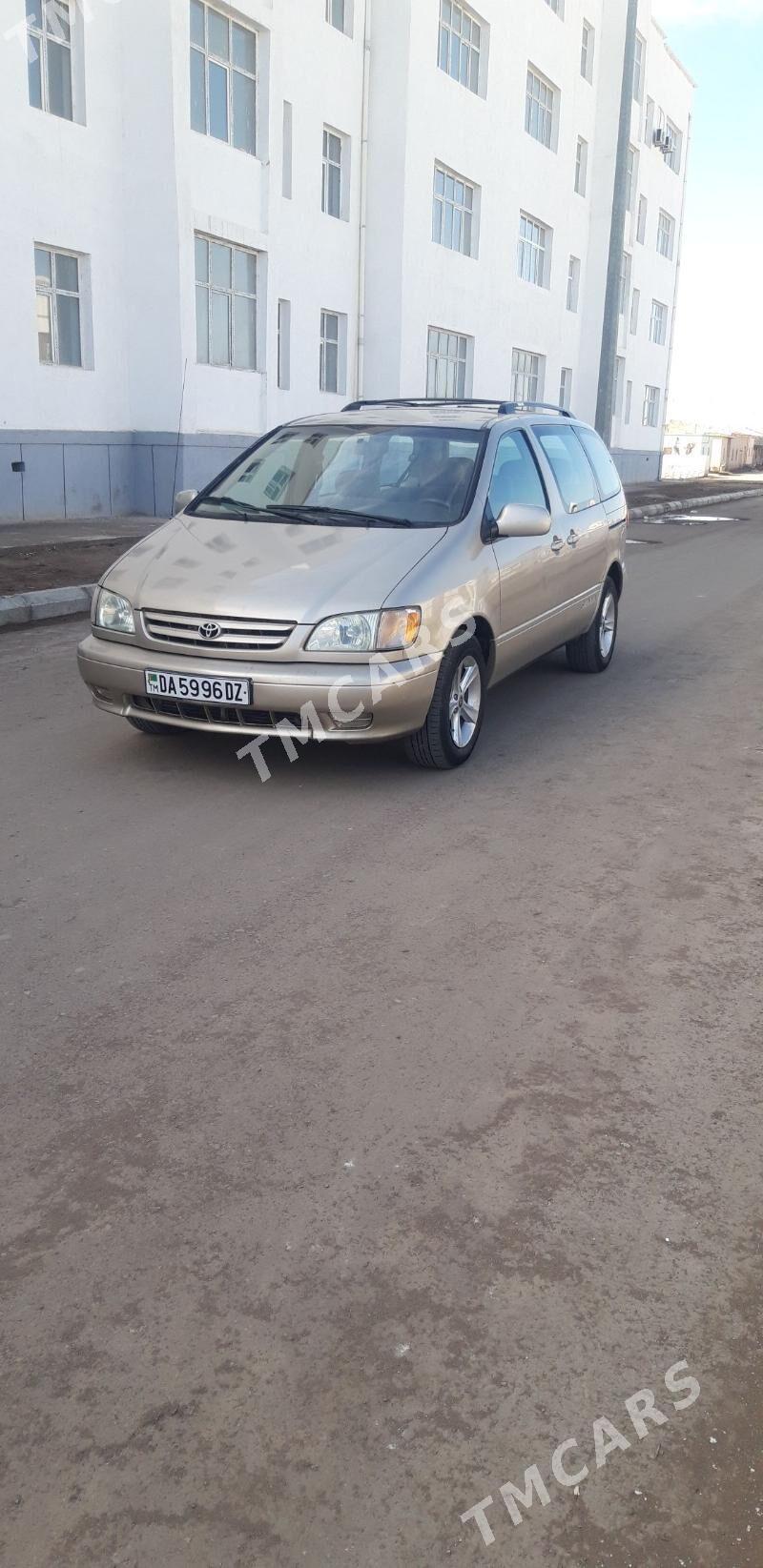 Toyota Sienna 2002 - 152 000 TMT - Daşoguz - img 2