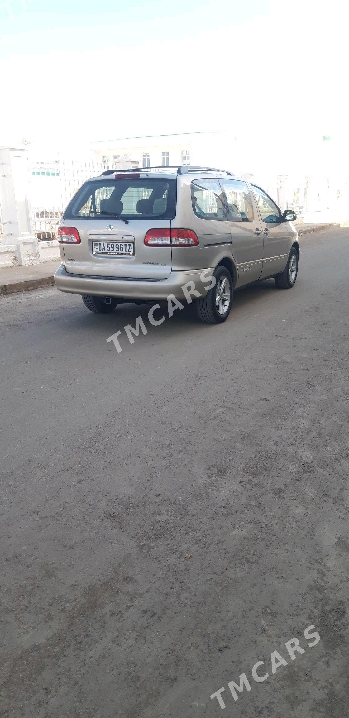 Toyota Sienna 2002 - 152 000 TMT - Daşoguz - img 6