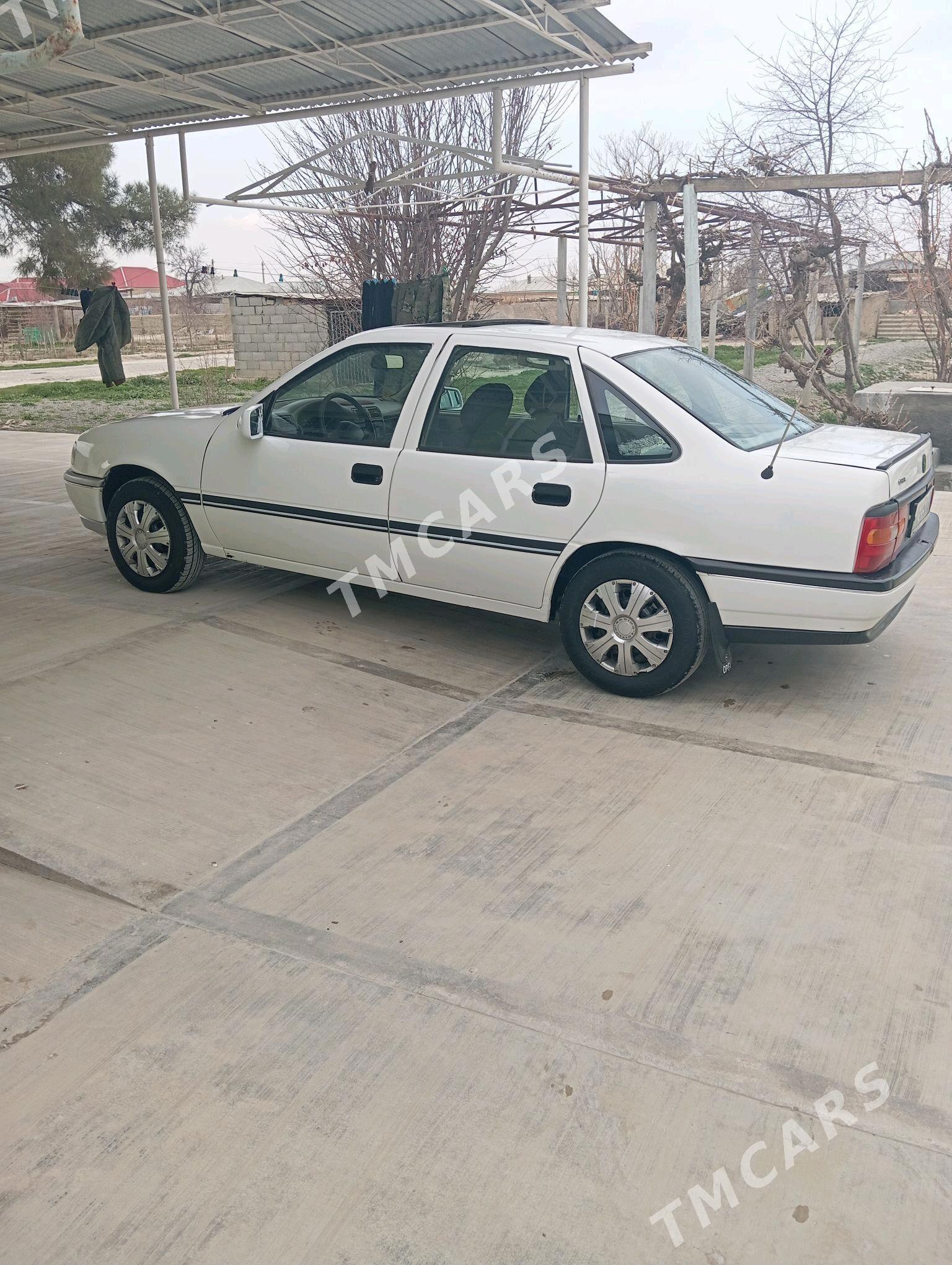 Opel Vectra 1988 - 32 000 TMT - Бахарден - img 7