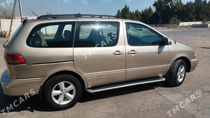 Toyota Sienna 2002 - 170 000 TMT - Кёнеургенч - img 2