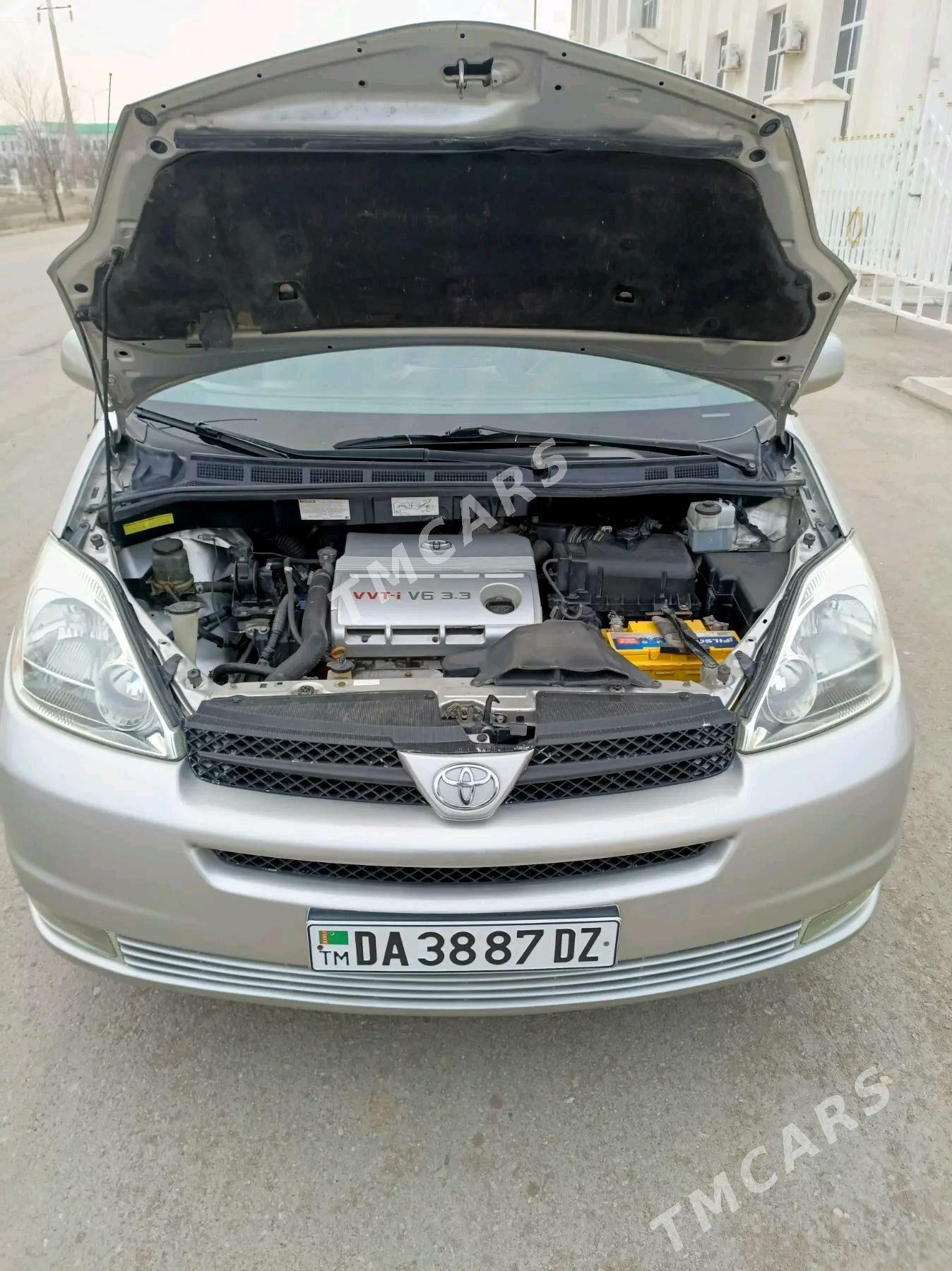 Toyota Sienna 2005 - 230 000 TMT - Губадаг - img 7