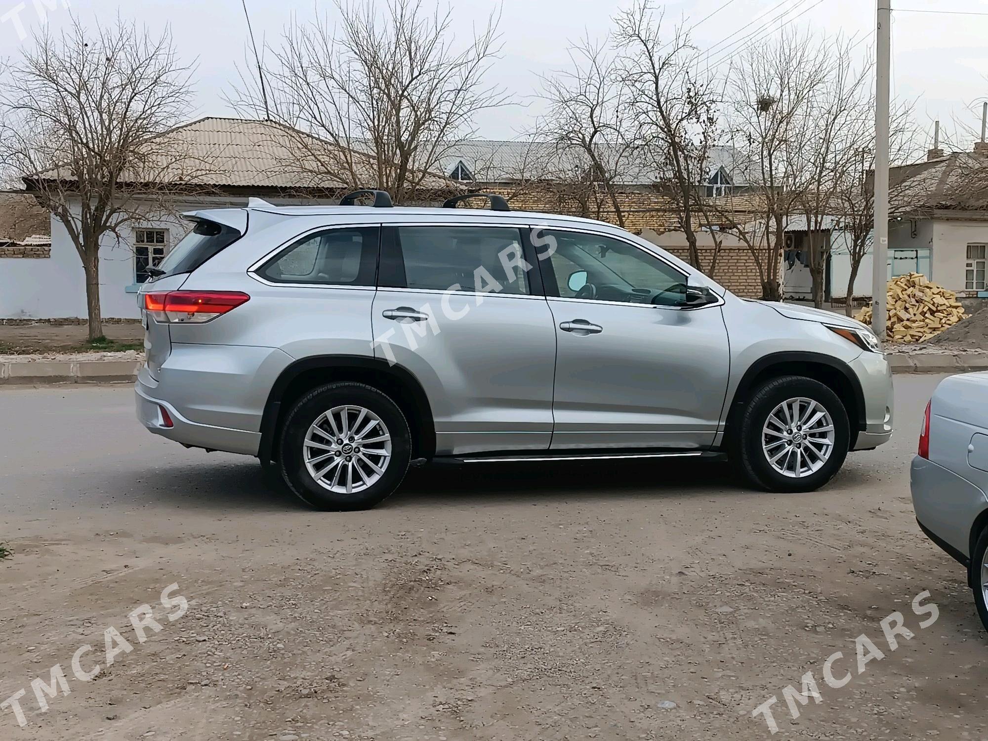 Toyota Highlander 2018 - 400 000 TMT - Baýramaly - img 2